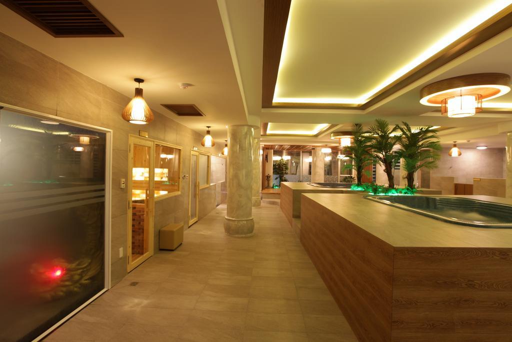 Minh Tam Hotel&Spa 3/2 Ho-Chi-Minh-Stadt Exterior foto